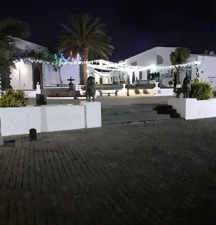 Pensión From 2 Teguise (Lanzarote)
